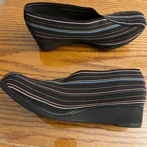 Charleston Shoe Company /Cape/ Black Multi/ Size 7